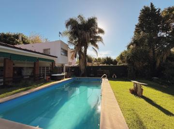 Casa · 160m² · 7 Ambientes · 1 Cochera · Gral. Guido 1800 - Casa de 3 Dorm. con Pileta en Alquiler - Funes