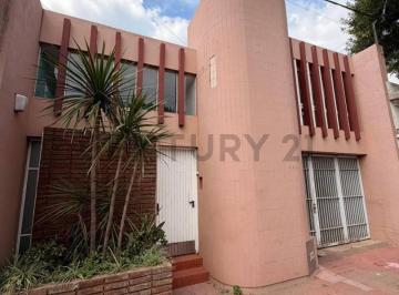 Casa · 193m² · 6 Ambientes · 1 Cochera · Casa con Departamento Independiente en Barrio 30 de Octubre - Rafaela
