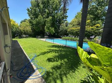 Casa · 133m² · 5 Ambientes · 1 Cochera · Club Newman Benavidez