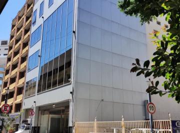 Edificio · 4436m² · 3 Cocheras · Edificio de Oficinas en Block Venta