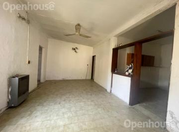 Casa · 130m² · 4 Ambientes · Venta Casa 4amb Oportunidad de Inversion!