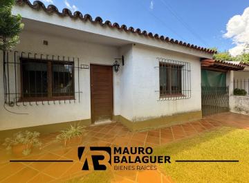 Casa · 141m² · 4 Ambientes · 2 Cocheras · Casa en Ciudad Evita - 3 Dorm. - Oportunidad