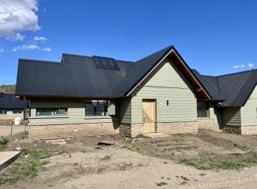 Casa · 65m² · 4 Ambientes · Cabaña en Estancia Los Ñires