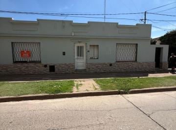 Casa de 7 ambientes, San Antonio de Areco · Casa en Venta Av Vieytes 175. Areco, Muy Buena Ubicacion