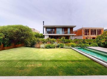Casa · 281m² · 5 Ambientes · 2 Cocheras · Casa en Venta en Castaños, Nordelta, Tigre