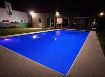 Casa · 300m² · 3 Ambientes · 3 Cocheras · Casa en Mariano Acosta