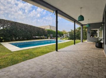 Casa · 355m² · 7 Ambientes · Casa 4 Dorm. en Suite en San Francisco, Villanueva, Tigre