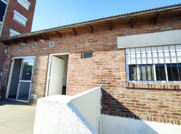 Casa · 111m² · 7 Ambientes · Venta Casa Interna - 3 Dorm. - Patio - Terraza - Quincho - Pje Larguía