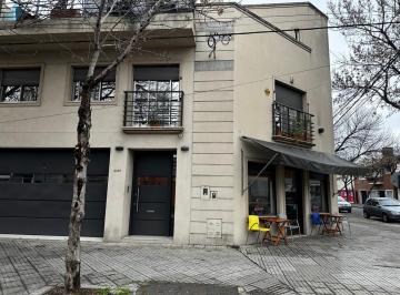 Casa · 200m² · 5 Ambientes · 2 Cocheras · Casa en Abasto de 3 Dorm. con Local en La Esquina