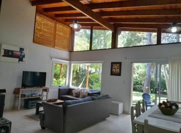 Casa · 96m² · 5 Ambientes · 2 Cocheras · Casa en Venta - 3 Dorm. 2 Baños - Costa del Este