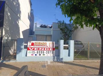 Casa · 70m² · 3 Ambientes · Casa Sobre Av Lote 8.66 X 43