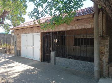 Casa · 180m² · 3 Ambientes · 1 Cochera · Casa en Capitan Bermudez