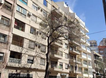 Departamento de 3 ambientes, Recoleta · Excelente Semipiso de 3 Ambientes con 2 Balcones Al Frente