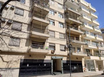 Departamento de 3 ambientes, Recoleta · Excelente Semipiso de 3 Ambientes con 2 Balcones Al Frente