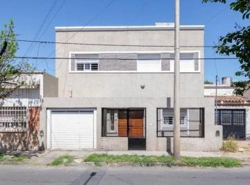 Casa · 211m² · 7 Ambientes · 1 Cochera · Venta Casa Exclusiva en Villa Cabrera