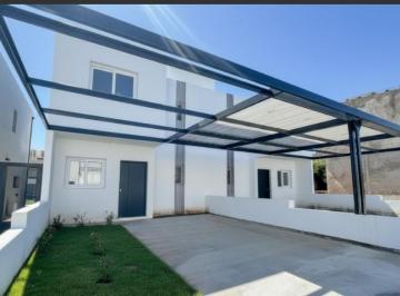 Casa · 135m² · 4 Ambientes · 1 Cochera · Venta Duplex 3 Dorm. Docta Parque