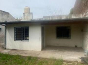 Casa de 4 ambientes, Berazategui · Casa en Venta en Calle 11, a 150 m de Av Mitre y 300 m de Av 14.