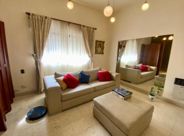 Casa de 5 ambientes, Córdoba · Dueño Vende - Oprtunidad Ya! - Bella Amplia y Comoda - Compra Ahora