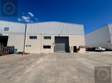 Bodega-Galpón · 1680m² · Nave Industrial en Alquiler en Escobar
