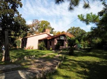 Casa · 130m² · 4 Ambientes · 1 Cochera · Casa Quinta de 4 Ambientes con Parque de 1500 m² en Barrio El Trébol, La Unión, Ezeiza.