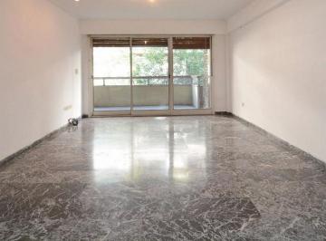 Departamento · 150m² · 4 Ambientes · 1 Cochera · Semipiso Al Frente en Excelente Ubicación. Palier Privado, Living Comedor a Balcón. 3 Dorm.