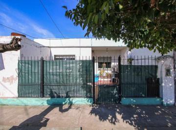 Casa · 64m² · 4 Ambientes · 1 Cochera · Venta Casa 4 Amb en Ituzaingo