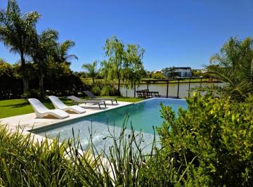 Casa · 191m² · 6 Ambientes · 6 Cocheras · Casa Venta El Canton Islas a La Laguna con Domotica