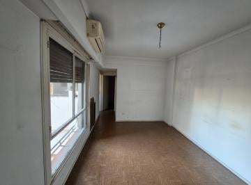 Departamento · 45m² · 3 Ambientes · 3 Ambientes en Caballito Sur | Excelente Distribución | Ideal Actualizar
