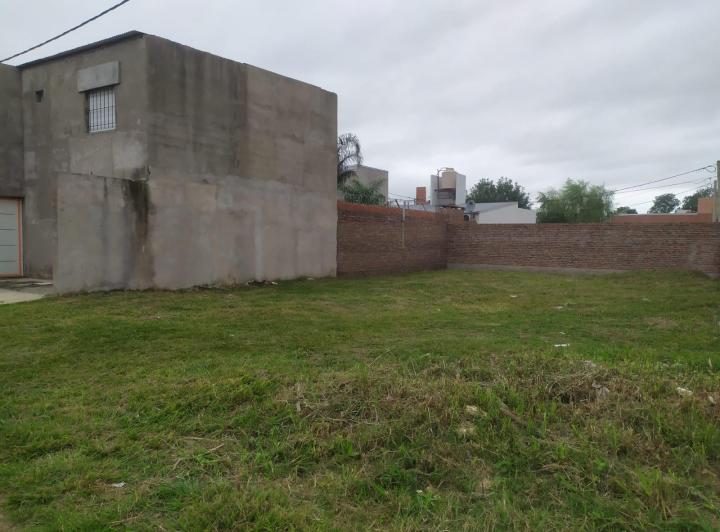 Terreno · 216m²