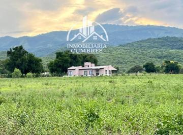 Quinta vacacional · 150m² · 3 Ambientes · 2 Cocheras · Venta Finca en Chicoana
