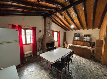 Casa · 85m² · 8 Ambientes · Vende Casa en El Carrizal, Barrio El Coral