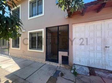 Casa · 165m² · 6 Ambientes · 3 Cocheras · Venta de Casa Apto Credito