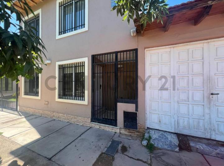 Casa · 165m² · 6 Ambientes · 3 Cocheras