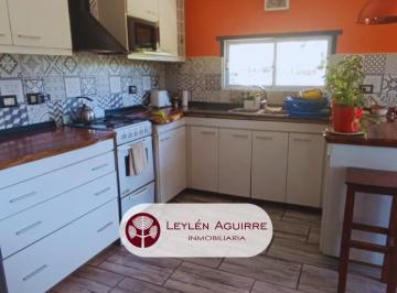 Casa · 105m² · 3 Dormitorios · 1 Cochera · Casa en Tanti en Venta. Frente Al Río!