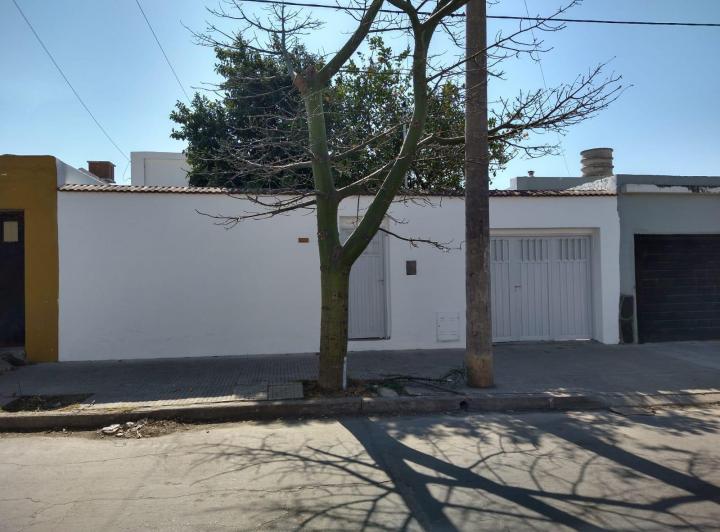 Casa · 109m² · 2 Ambientes · 1 Cochera