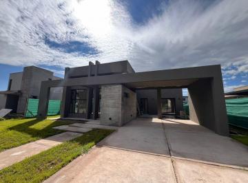 Fachada · Casa en Lujan de Cuyo