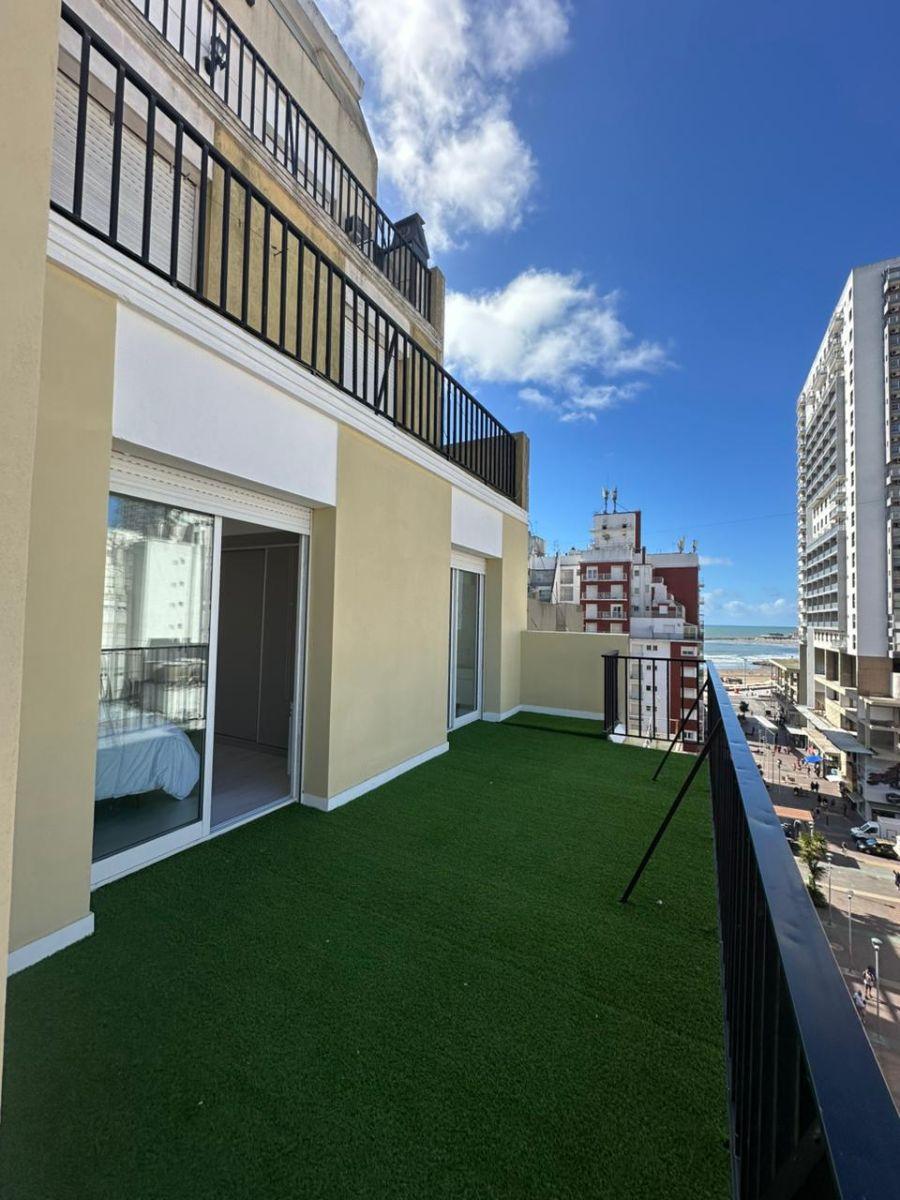 Excelente departamento 4 amb, 87m² con balcón terraza — Centro
