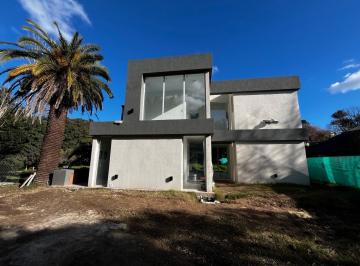 Casa · 170m² · 4 Ambientes · Alquiler Anual de Casa en Bella Vista