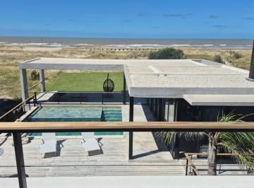 Casa · 506m² · 8 Ambientes · 3 Cocheras · Casa en Venta en Costa Esmeralda. Barrio Marítimo II. Frente Al Mar. 5 Dorm.. Pileta