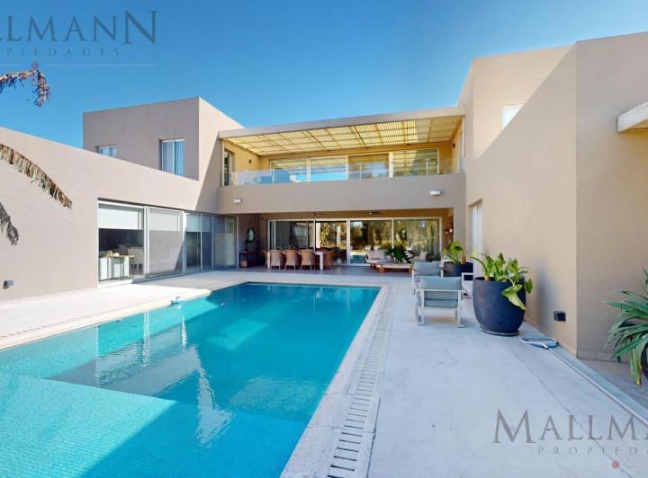 Casa · 506m² · 9 Ambientes · 2 Cocheras