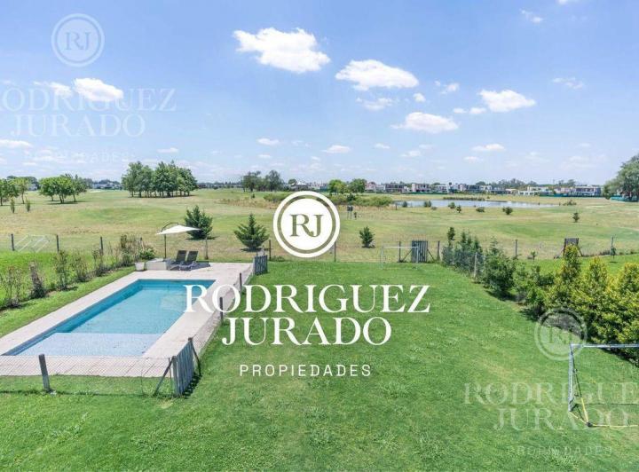 Casa · 159m² · 5 Ambientes · 2 Cocheras