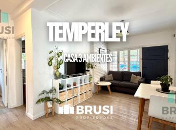 Casa · 82m² · 3 Ambientes · 1 Cochera · Casa en Venta en Temperley - 3 Ambientes con Cochera