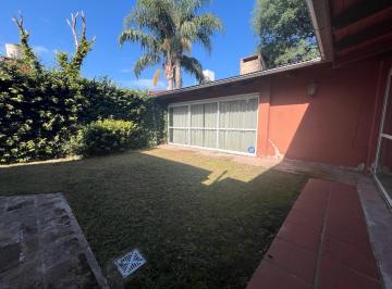 Casa · 244m² · 4 Ambientes · 2 Cocheras · Casa 2 Dorm. en Barrio Jardín Apta Para Crédito Cochera y Patio