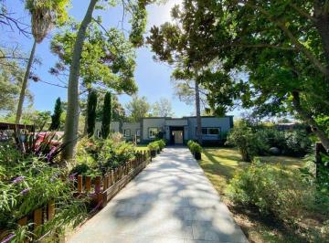 Casa 1903m² Venta City Bell · Casa de Categoría en Venta – Calle 10 Entre 472 y 474 | City Bell