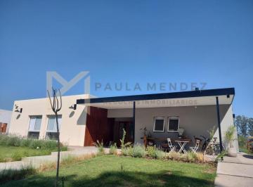 Casa · 204m² · 4 Ambientes · Casa en Venta en Monet Barrio Privado, Campana, G. B. a. Zona Norte