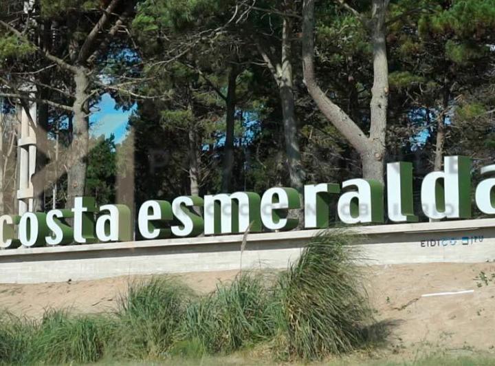 Terreno · 2106m²