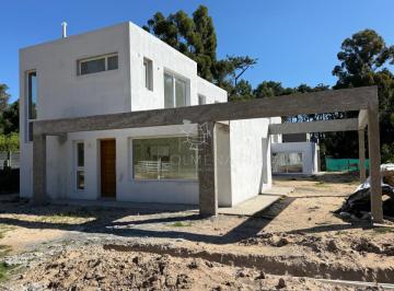 Foto1 · Modernas Casas a Estrenar en Parque Burnett