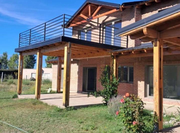 Casa en alquiler en Costa El Toledano · 9 ambientes