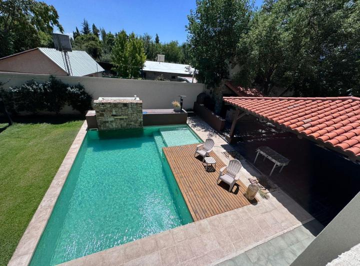 Casa · 409m² · 10 Ambientes · 2 Cocheras