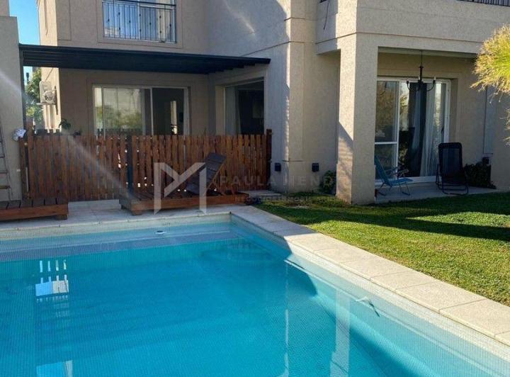 Casa · 250m² · 7 Ambientes